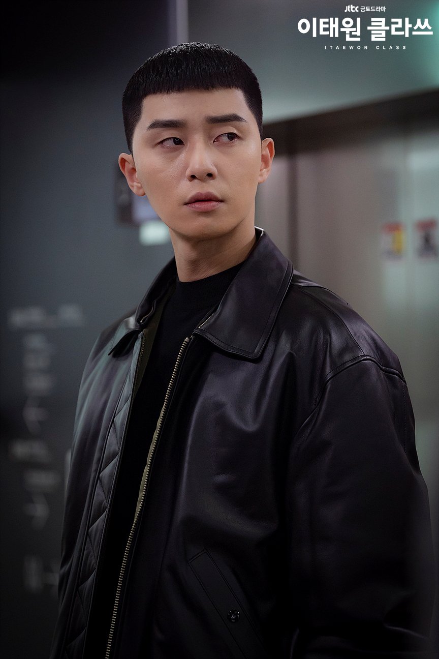 Phong cách Park Seo Joon cool ngầu của Itaewon Class - Hình 18