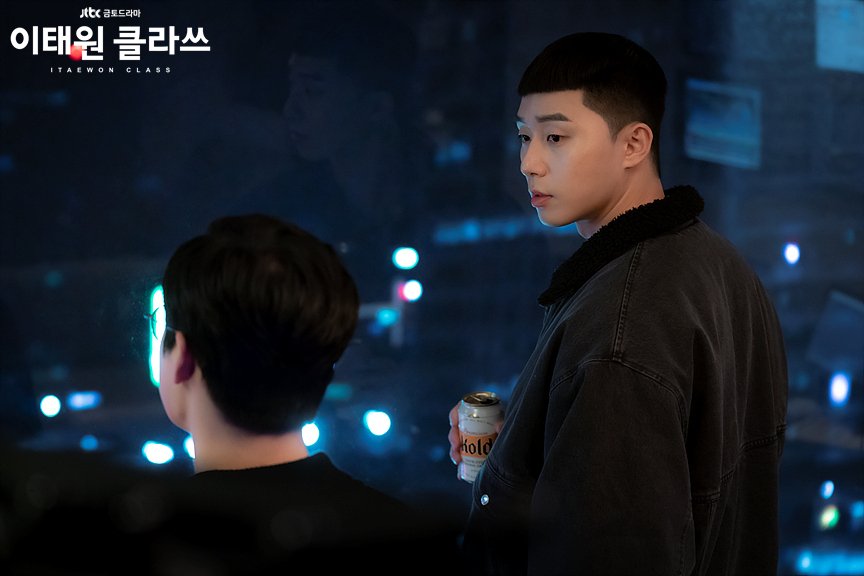 Phong cách Park Seo Joon cool ngầu của Itaewon Class - Hình 5