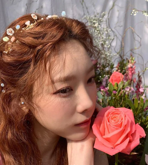 Rạng rỡ trong loạt ảnh mới, Taeyeon đích thị là bông hoa đẹp nhất tháng 3 - Hình 4