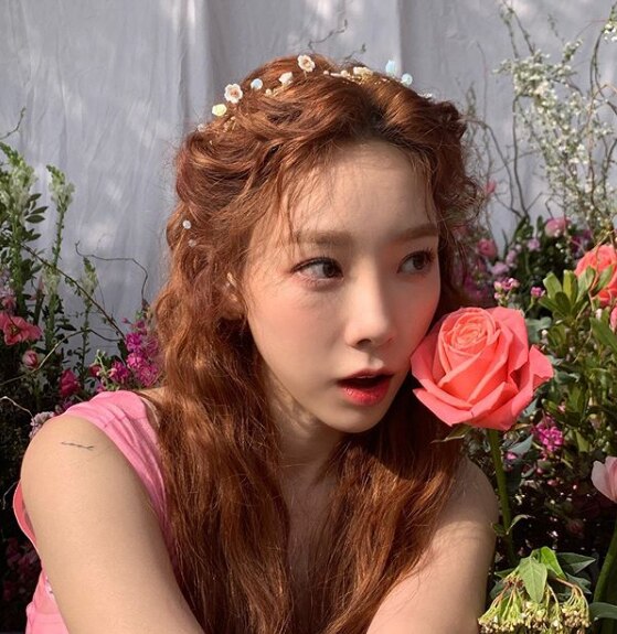 Rạng rỡ trong loạt ảnh mới, Taeyeon đích thị là bông hoa đẹp nhất tháng 3 - Hình 1