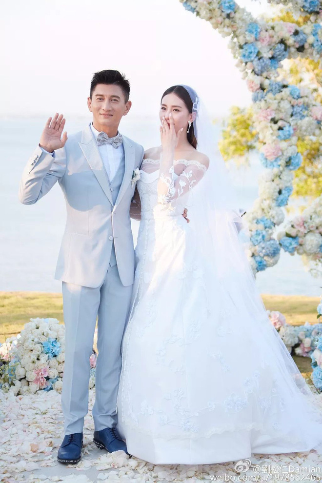 Sao đã kết hôn đứng cạnh đồng nghiệp khác giới: Lee Byung Hun tránh Suzy như tránh tà, Dương Mịch thả thính dàn trai đẹp - Hình 18
