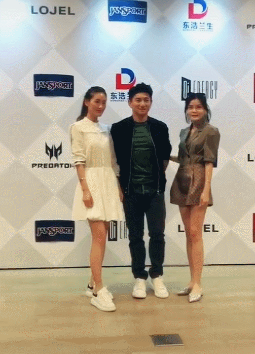 Sao đã kết hôn đứng cạnh đồng nghiệp khác giới: Lee Byung Hun tránh Suzy như tránh tà, Dương Mịch thả thính dàn trai đẹp - Hình 19