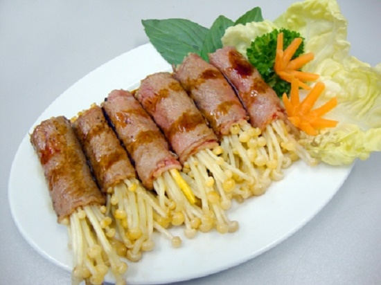 Thịt bò cuốn nấm kim châm thơm ngon đậm đà, ăn một lại muốn thêm nữa - Hình 2