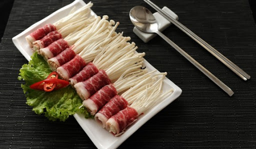 Thịt bò cuốn nấm kim châm thơm ngon đậm đà, ăn một lại muốn thêm nữa - Hình 1
