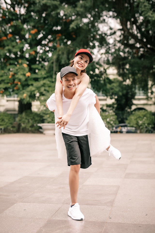 Tình yêu của vợ chồng lính chì dũng cảm: Hơn cả một câu chuyện tình - Hình 1