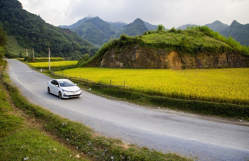 Toyota Việt Nam hỗ trợ lệ phí trước bạ cho Altis, Innova, Fortuner - Hình 1