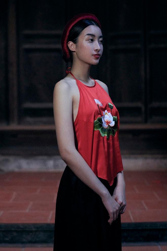 Sao Việt Mặc Áo Yếm Khiến Người Đối Diện “Nhức Mắt” - Phong Cách Sao - Việt  Giải Trí