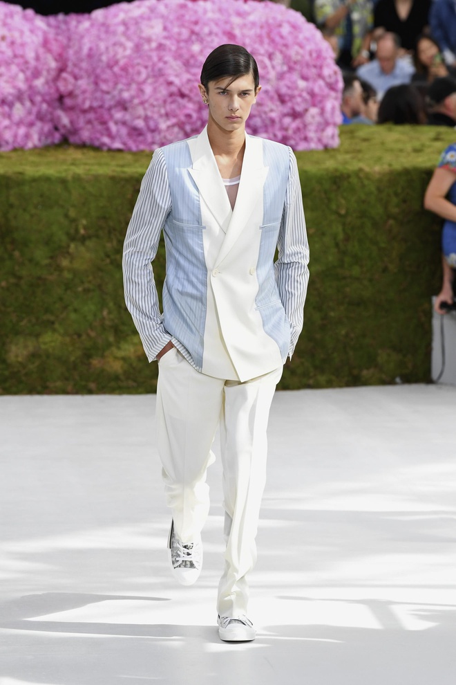 Dior Men PreFall 2020 Mật mã thời trang nam giới mới của Dior