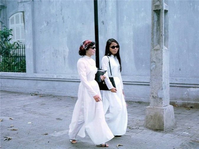 Nao lòng trước tà áo dài của phụ nữ Sài Gòn xưa - Hình 3