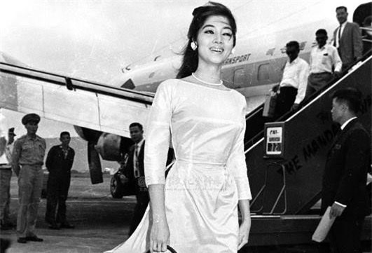 Nao lòng trước tà áo dài của phụ nữ Sài Gòn xưa - Hình 5