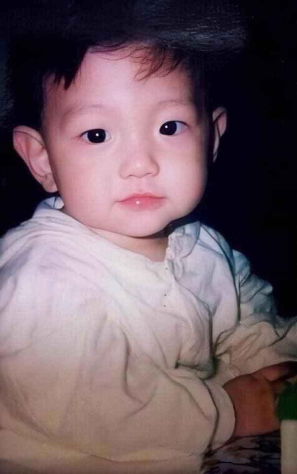 Baekhyun (EXO) dính tin đồn 'đập đi xây lại, fan mạnh mẽ lên tiếng: Do dậy thì và trang điểm khác thôi! - Hình 6