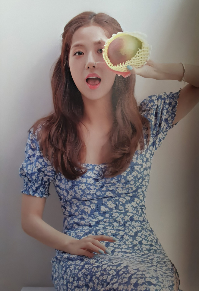 Idol Hàn cool ngầu mấy cũng mê mệt váy hoa: Người diện kiểu bánh bèo vẫn khí chất, người lại thắm khỏi bàn - Hình 8