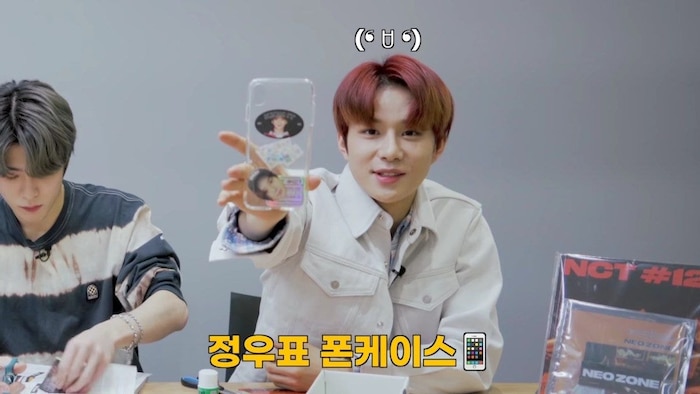 Ngã ngửa trước cách NCT 127 hành hạ album của chính mình: Hết lấy card chơi đập thẻ đến cắt luôn ảnh của chính mình làm...ốp điện thoại - Hình 5