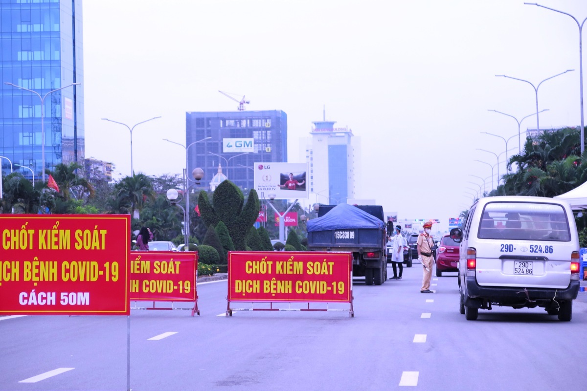 Người Hải Phòng ra tỉnh ngoài phải xin phép - Hình 1