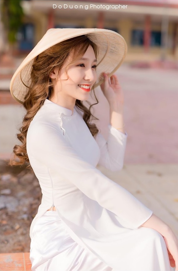 Nữ sinh ĐH Kinh tế TP.HCM duyên dáng trong tà áo dài, câu chuyện phía sau bộ ảnh khiến nhiều người xúc động - Hình 10