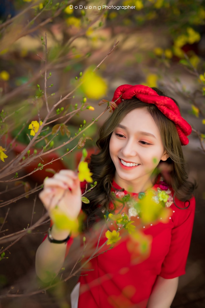 Nữ sinh ĐH Kinh tế TP.HCM duyên dáng trong tà áo dài, câu chuyện phía sau bộ ảnh khiến nhiều người xúc động - Hình 7
