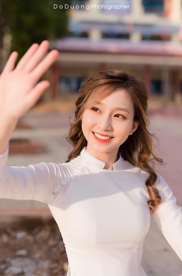 Nữ sinh ĐH Kinh tế TP.HCM duyên dáng trong tà áo dài, câu chuyện phía sau bộ ảnh khiến nhiều người xúc động - Hình 5
