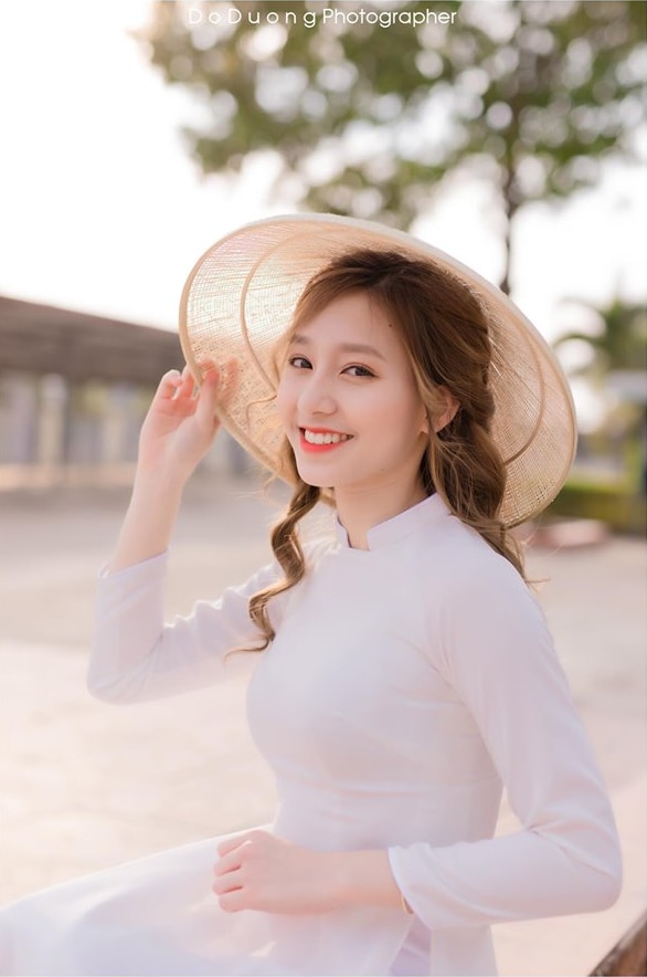 Nữ sinh ĐH Kinh tế TP.HCM duyên dáng trong tà áo dài, câu chuyện phía sau bộ ảnh khiến nhiều người xúc động - Hình 6