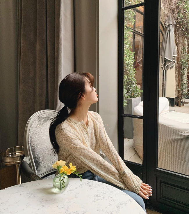 Ở nhà hay buộc tóc cho gọn, chị em phải tránh tiệt 4 lỗi sau kẻo tóc càng trở nên mỏng dính theo tháng ngày - Hình 3