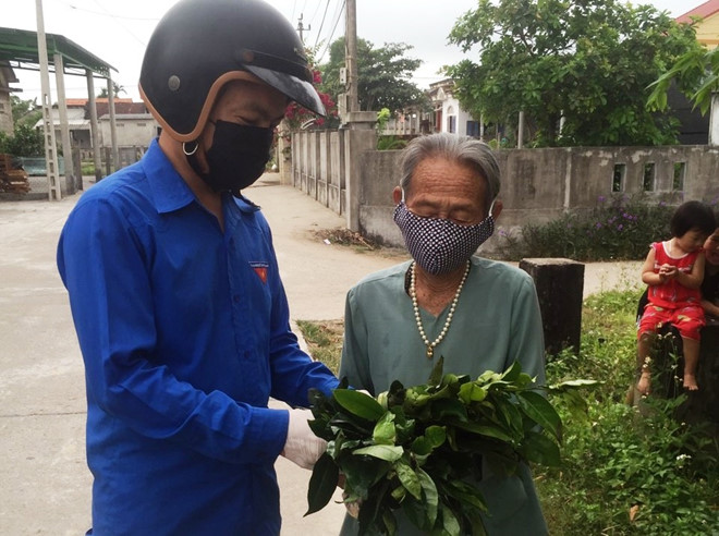 Shipper áo xanh... về làng! - Hình 1