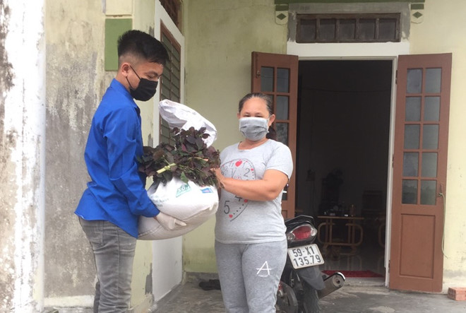 Shipper áo xanh... về làng! - Hình 4