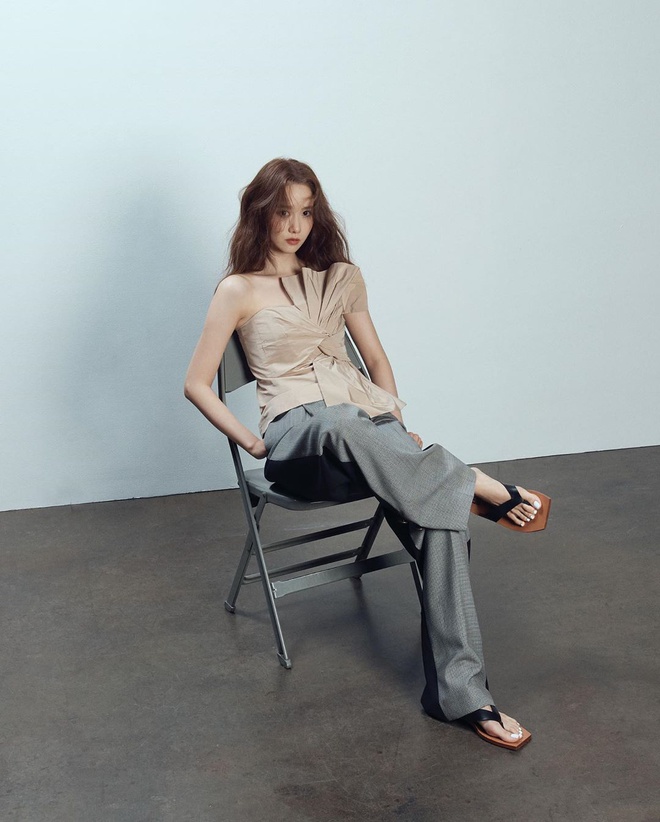 Yoona gây chú ý với hình ảnh mới lạ - Hình 8