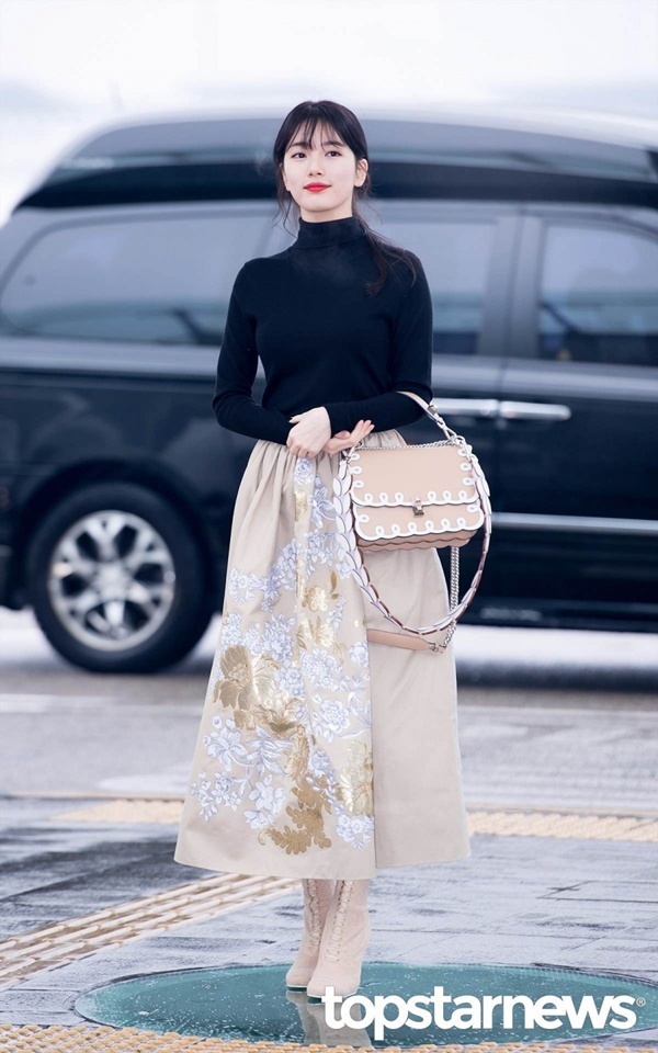 Netizen Trung Quốc chỉ trích Dior đạo váy truyền thống thời Minh