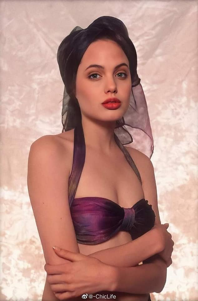 Loạt ảnh thời bé đến thiếu nữ của Angelina Jolie gây sốt trở lại, nhan sắc của đại mỹ nhân Hollywood trong quá khứ có gì mà hot vậy? - Hình 5