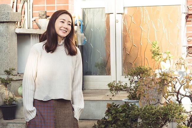 HOT: Nữ diễn viên Bản tình ca mùa đông hạ sinh con đầu lòng ở tuổi 46 - Hình 11