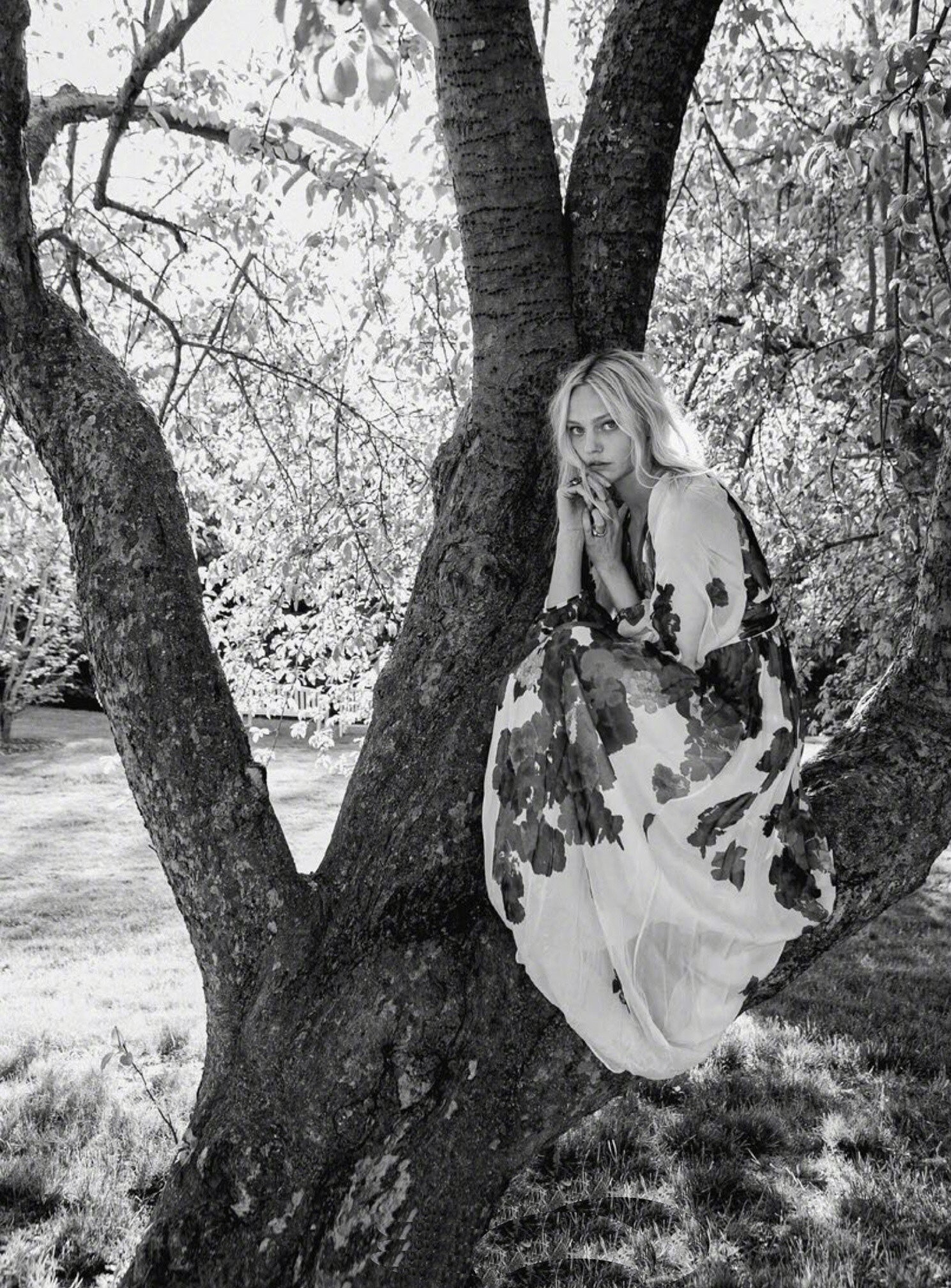 Búp bê Nga Sasha Pivovarova khoả thân quá gợi cảm dưới ống kính của chồng - Hình 9