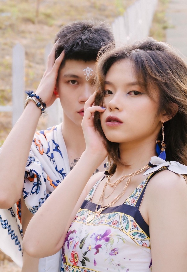 Đôi bạn thân khác giới cao kều nổi bật như người mẫu - Hình 3