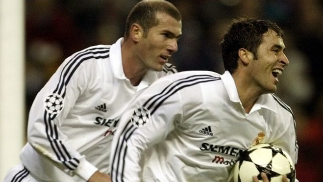 Đội hình tiêu biểu toàn đồng đội cũ của Zidane gồm những ai? - Hình 10