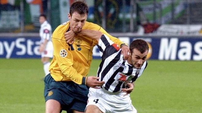 Đội hình tiêu biểu toàn đồng đội cũ của Zidane gồm những ai? - Hình 4