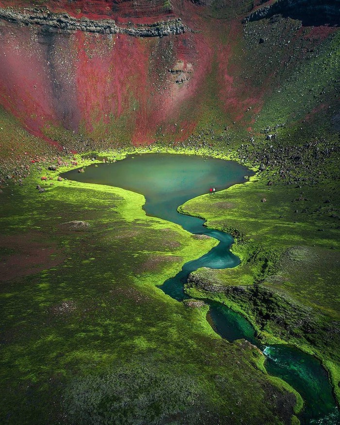Iceland hóa thước phim viễn tưởng với những miền đất màu xanh - Hình 1