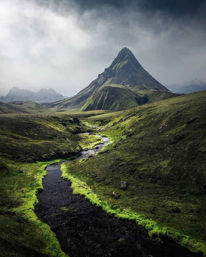 Iceland hóa thước phim viễn tưởng với những miền đất màu xanh - Hình 10