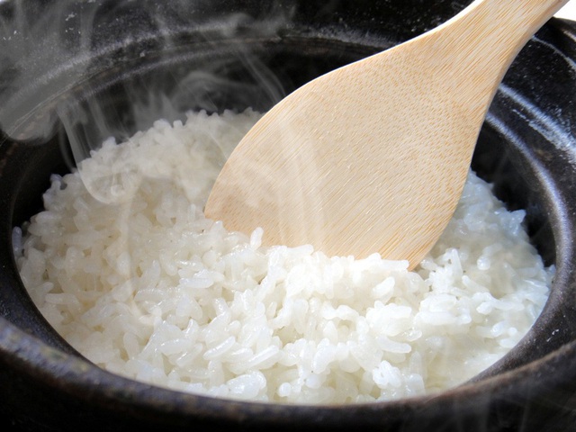 Meo nấu cơm mêm deo, thơm ngon cho bưa ăn tron vi - Hình 2