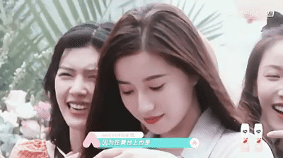 Mỹ nhân Sáng tạo doanh sở hữu nét đẹp như diễn viên TVB: Góc nghiêng thần thánh hao hao Angela Baby, Lưu Diệc Phi... - Hình 1