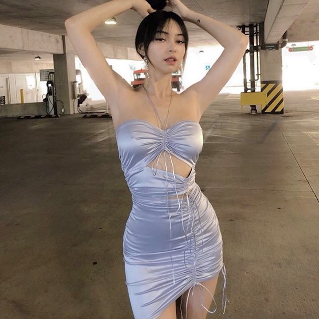 Mỹ nhân song sinh Mỹ, Nga bị nghi đập đi xây lại người vì thân hình siêu ảo - Hình 10