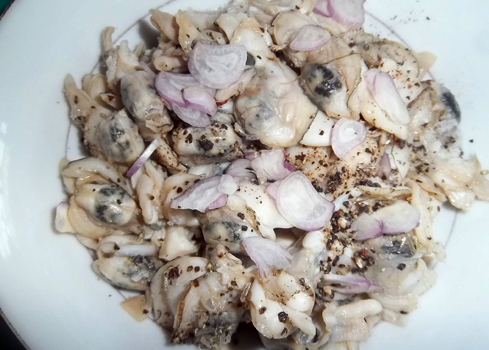 Ngọt vị canh bí đao nấu sò phi - Hình 1