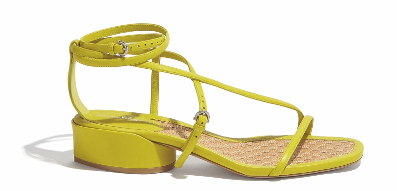 Những đôi sandals đế bệt dành cho các nàng sợ độ cao - Hình 8