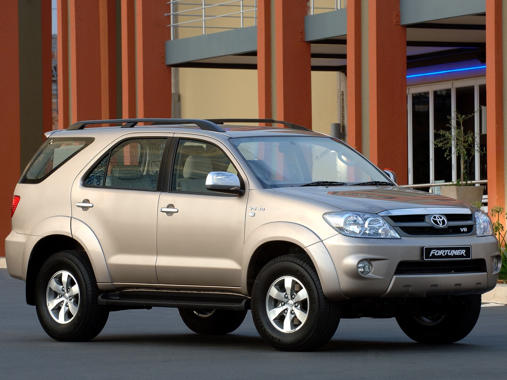 2005MY 05 Toyota Fortuner 30 V 4WD AT  Expat Auto Co Ltd