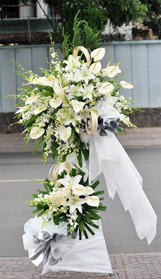Hoa tang lễ Quận Bình Thạnh  Vòng hoa đặc sắc giá cả cạnh tranh
