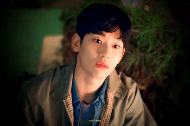 Chỉ một hành động xé bao của Kim Soo Hyun cũng làm chị em mê tít: Đẹp trai làm gì cũng ngầu! - Hình 8