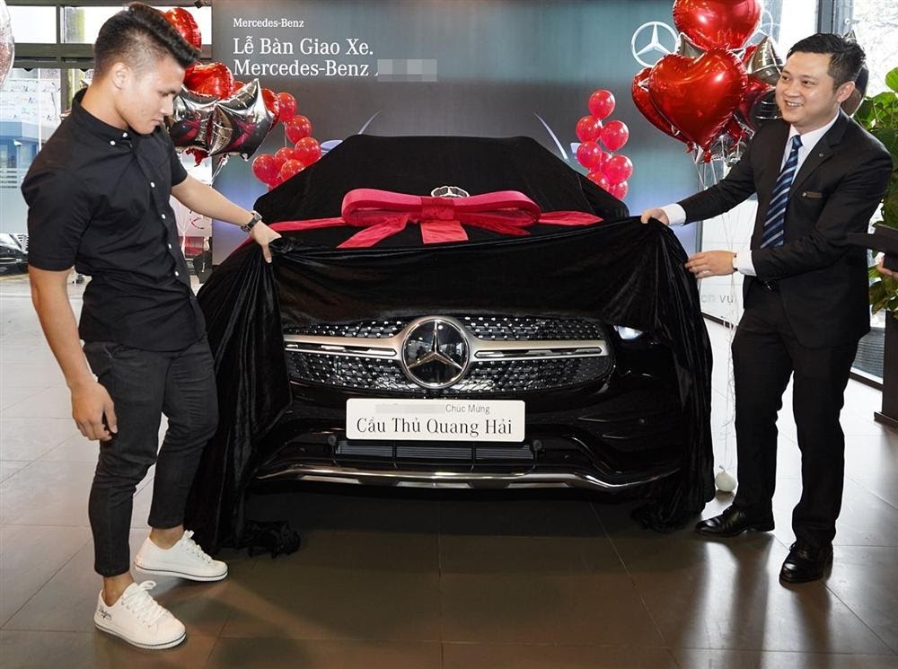 Cận cảnh chiếc Mercedes 2,4 tỷ Quang Hải dùng để nhún nhảy' với dàn gái xinh ở Hồ Tây - Hình 8