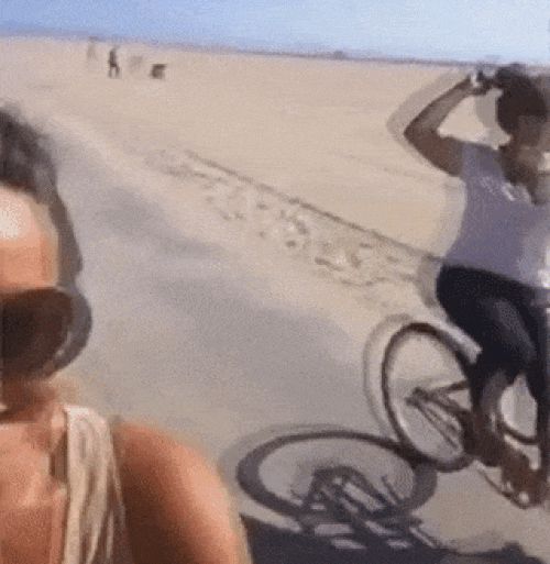 Hài hước với những cú ngã nhớ đời của các người đẹp - Hình 3