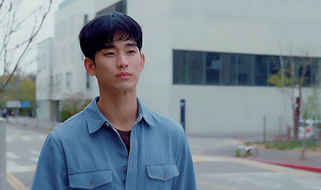 3 điểm giống giữa nàng thơ của Kim Soo Hyun và chị Nguyệt IU: Đều nằm kèo trên với nam chính, đam mê biến màn ảnh thành sàn catwalk - Hình 14