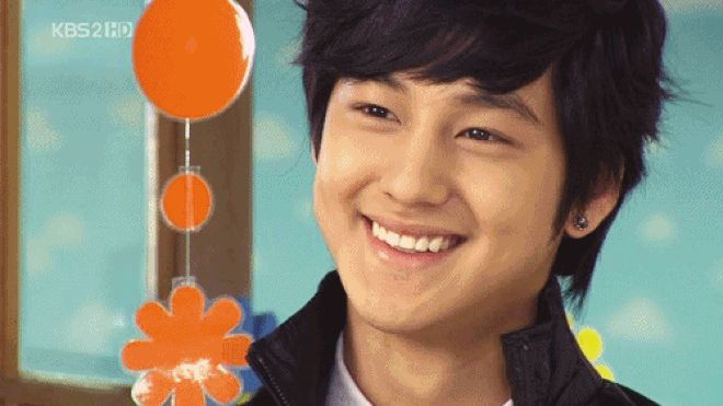 Ngất lịm vì loạt ảnh úp thính của Kim Bum, fan tấm tắc: Chàng gốm lại phong độ như ngày nào! - Hình 8