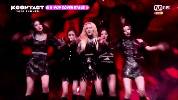 Nhóm nhạc đàn em cover hit Psycho, người khen hay hết lời, kẻ đá đểu Đang hát nhép Red Velvet đấy à? - Hình 1