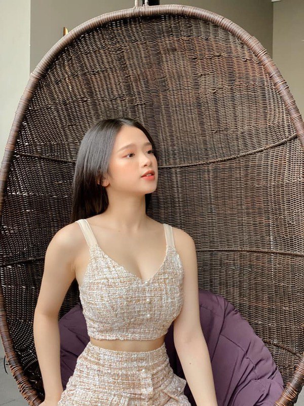 Bị nghi nâng ngực, Linh Ka chẳng ngại phản ứng lại, khẳng định vòng 1 đẹp tự nhiên - Hình 4