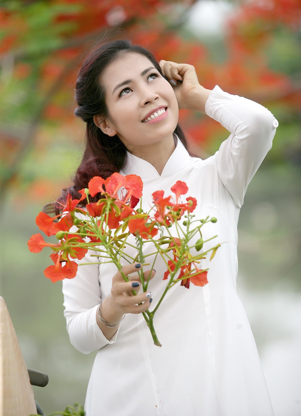 Hội chị em thực hiện bộ ảnh kêu gọi đừng chặt phượng - Hình 5